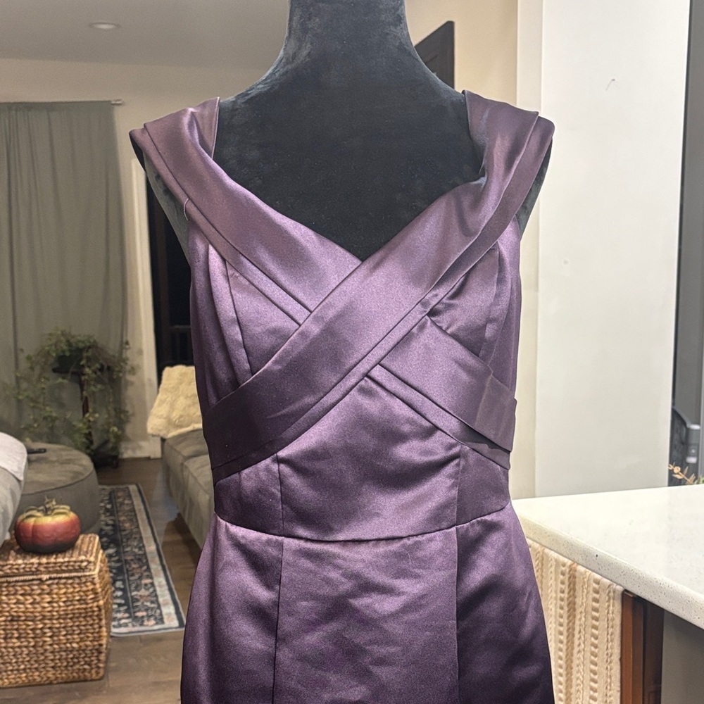 Elegant Strapless Satin Dress in Deep Purple